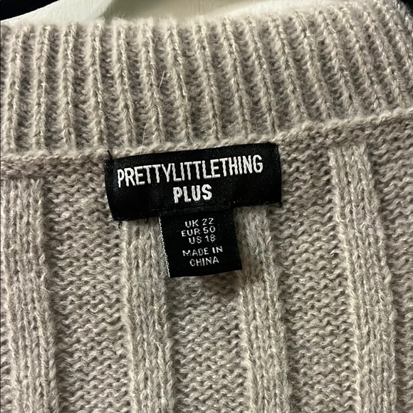 PrettyLittleThing Gray Ribbed Knit Sweatshirt - Picture 2 of 4